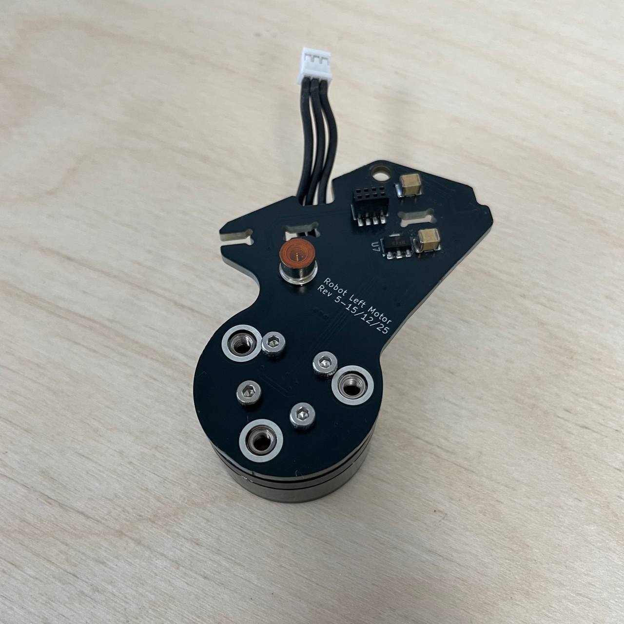 Bolt motor to left side board