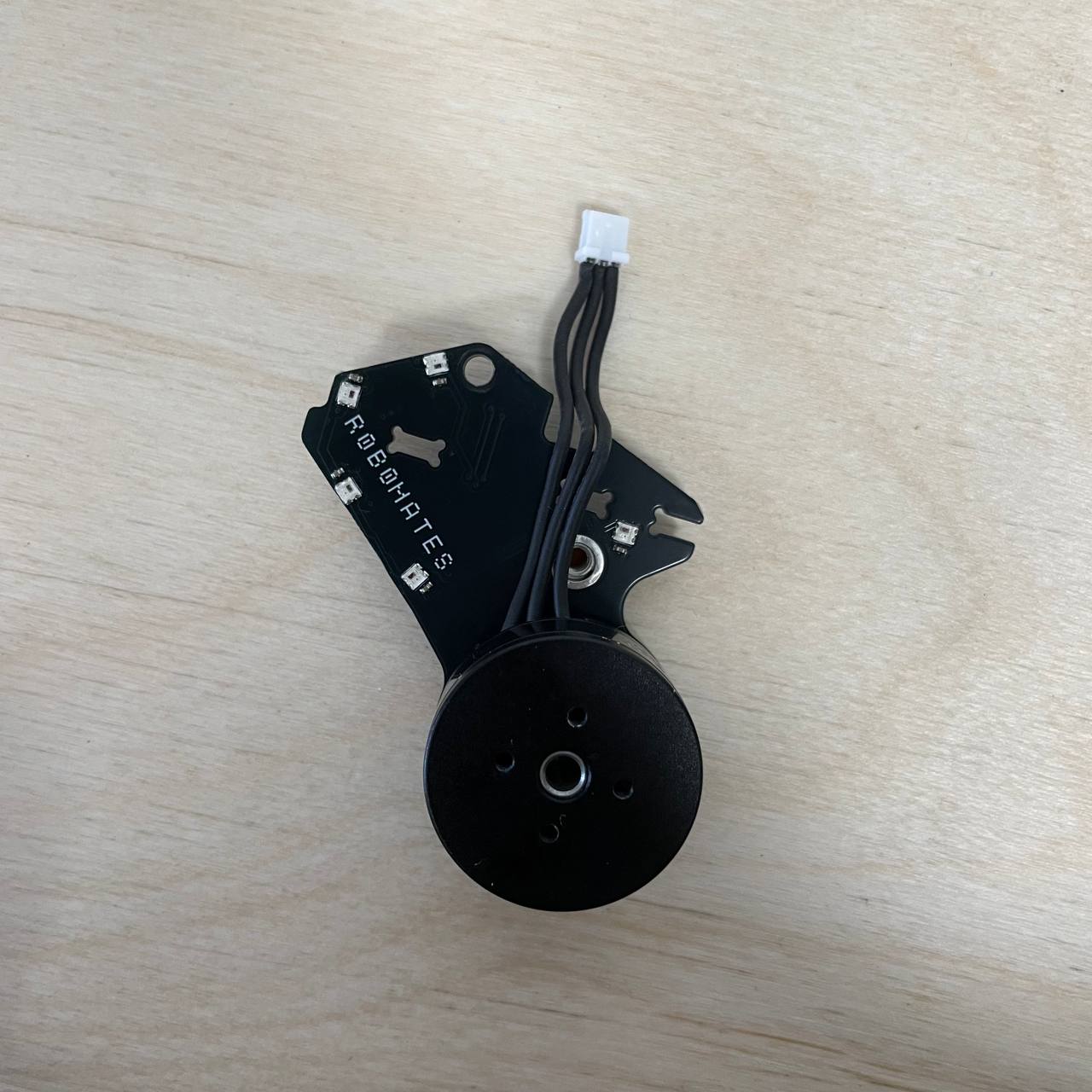 Motor cable orientation